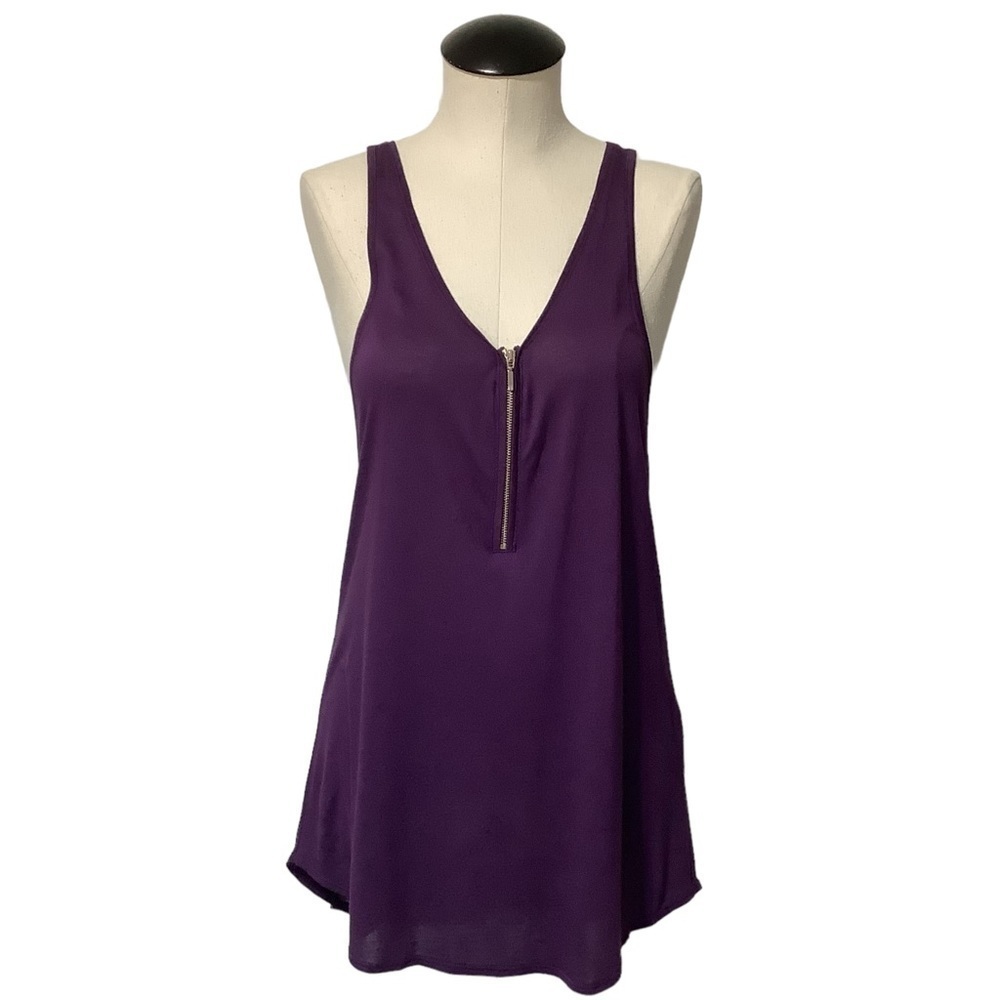 DYNAMITE NWT Long‎ Purple Tank Top with Gold Zipper - Size M